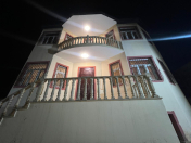 Satılır 7 otaqlı 210 m2 villa Badamdar