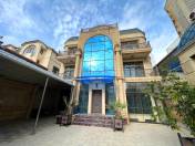 Satılır 8 otaqlı 1000 m2 villa Gənclik m.
